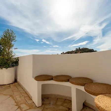 Penthouse With Sea View, Gym & Pool In Puerto Banus *