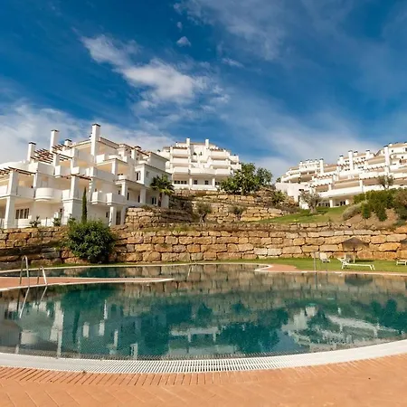 Penthouse With Sea View, Gym & Pool In Puerto Banus Apartment *